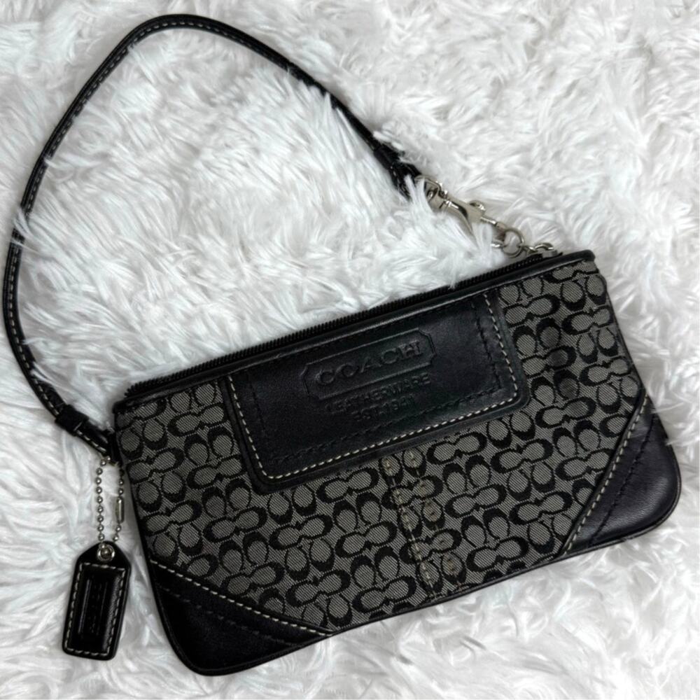 y2k COACH Black Leatherware Wristlet